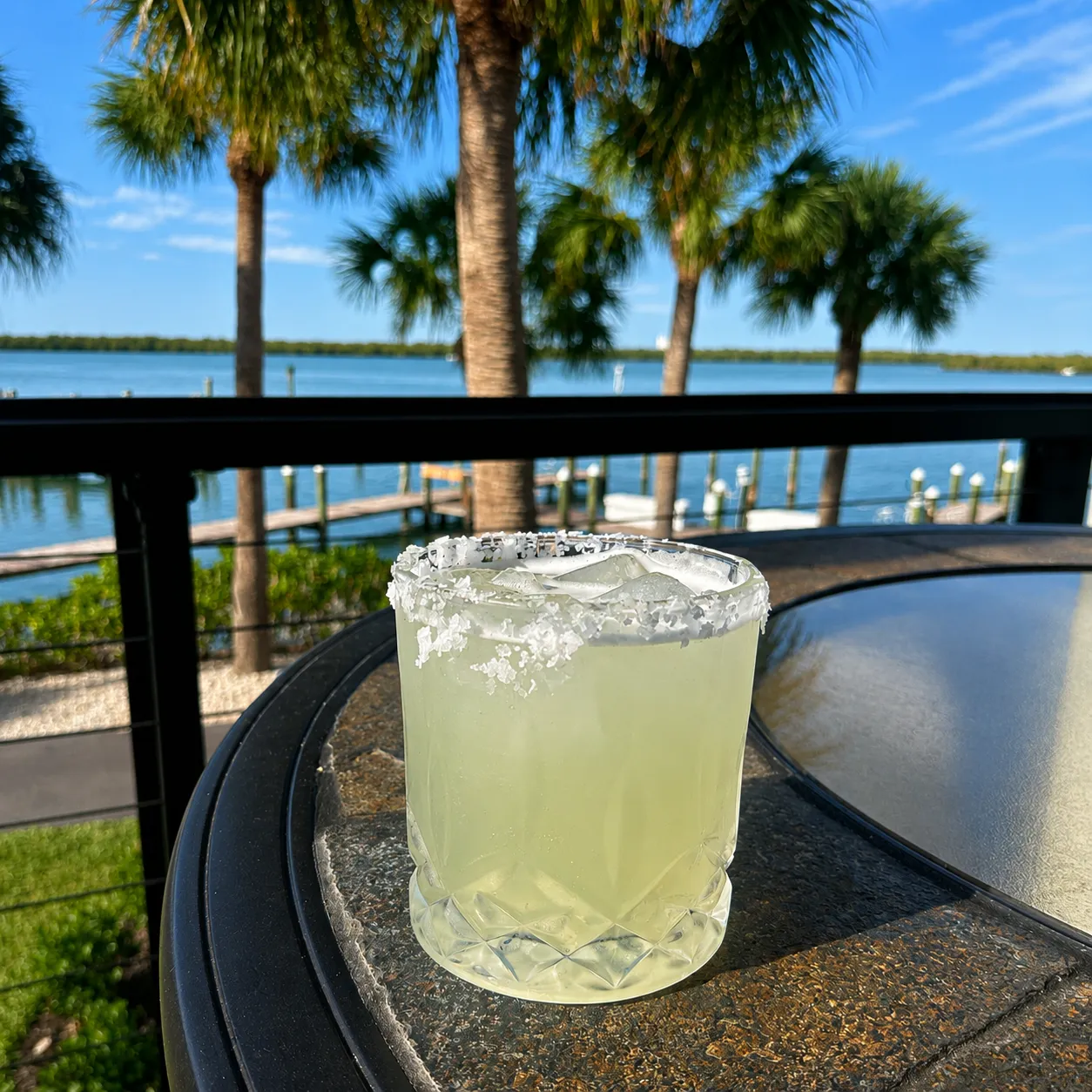 Lanai — cocktails with water views