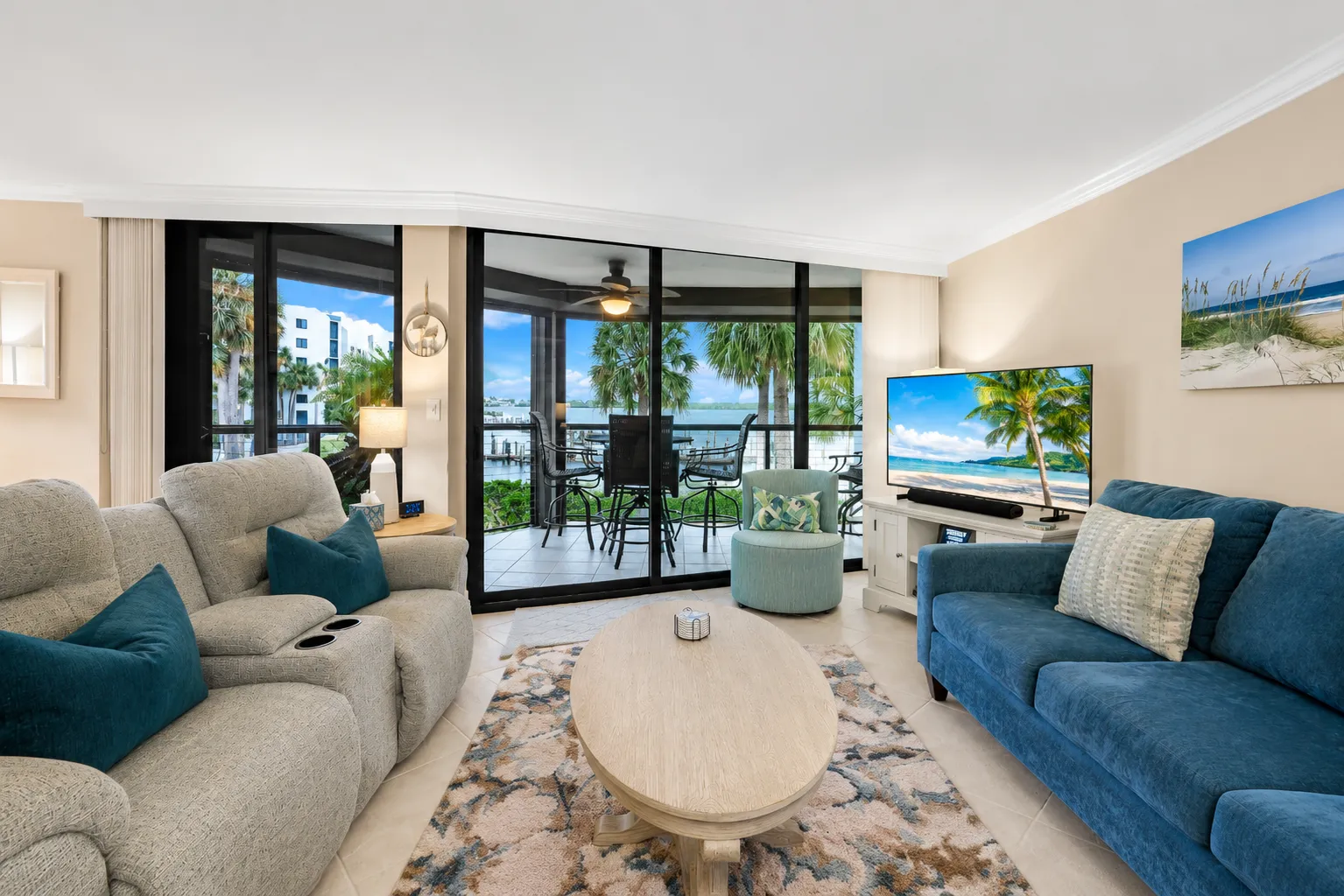 Spacious living room