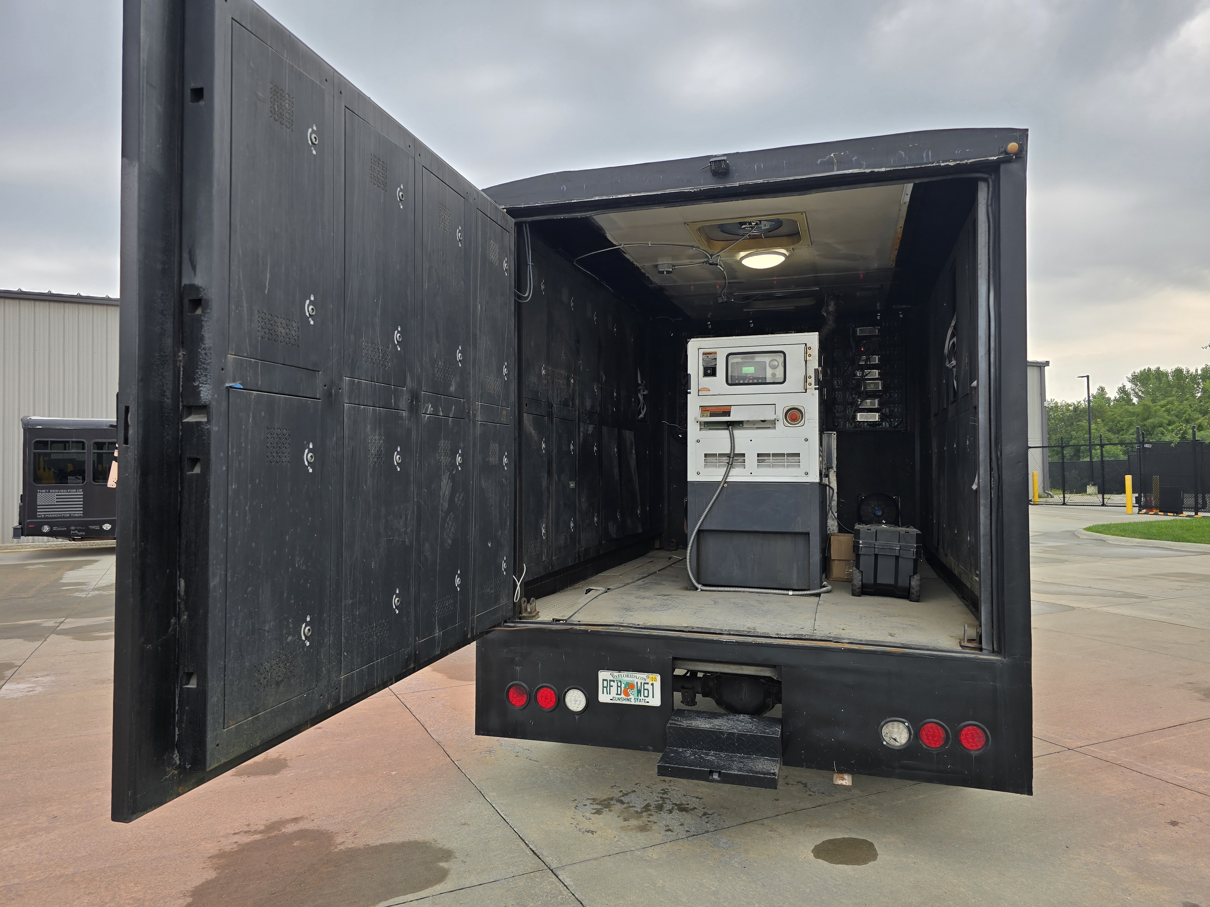 2015 GMC Savana 3500 used LED billboard truck – photo 11 of 42