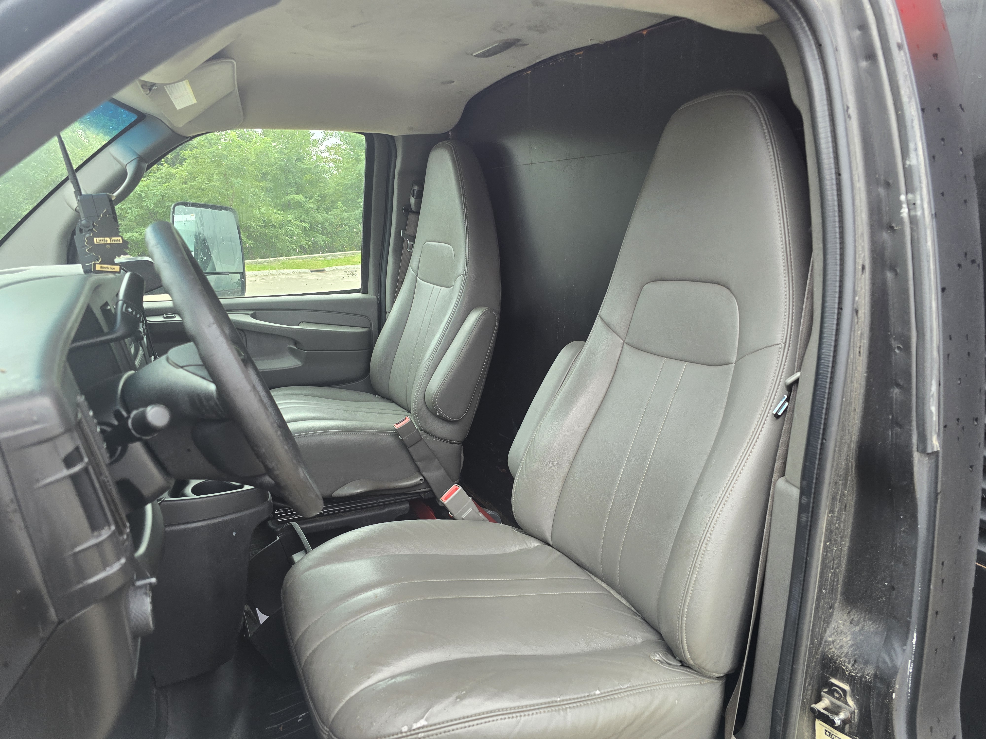 2015 GMC SAVANA 3500 CUTAWAY used LED billboard truck