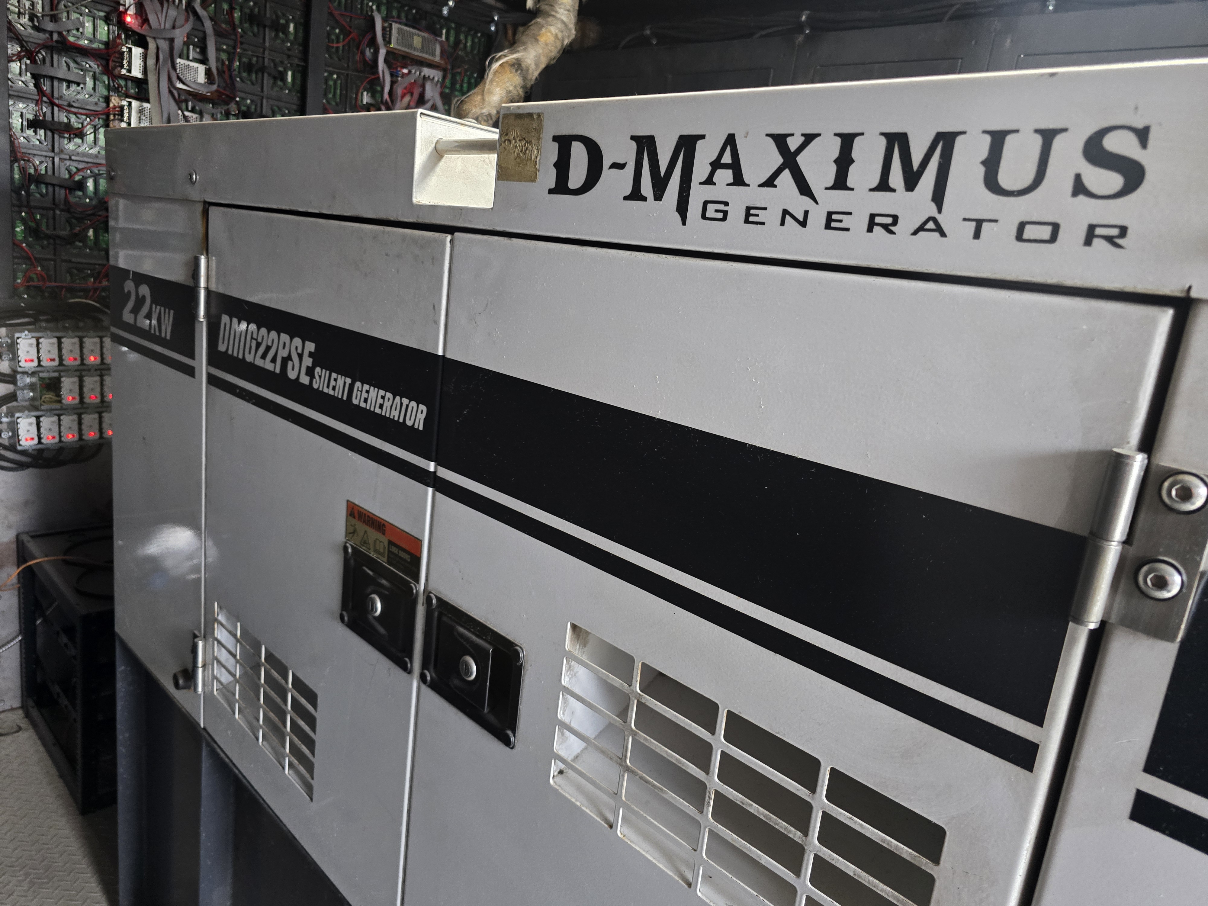 2015 GMC Savana 3500 used LED billboard truck – photo 14 of 42