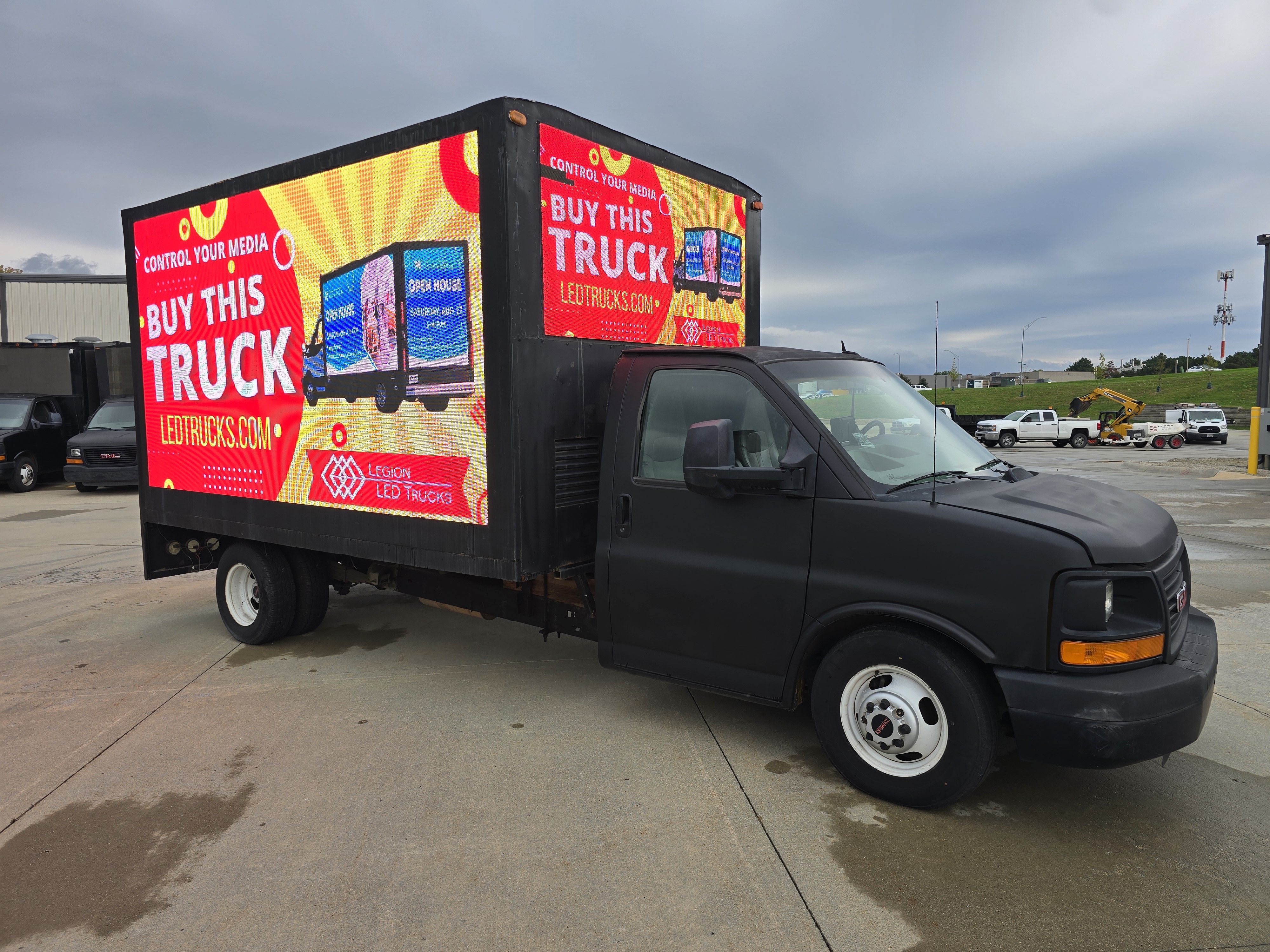 2015 GMC Savana 3500 used mobile billboard truck – photo 30 of 42