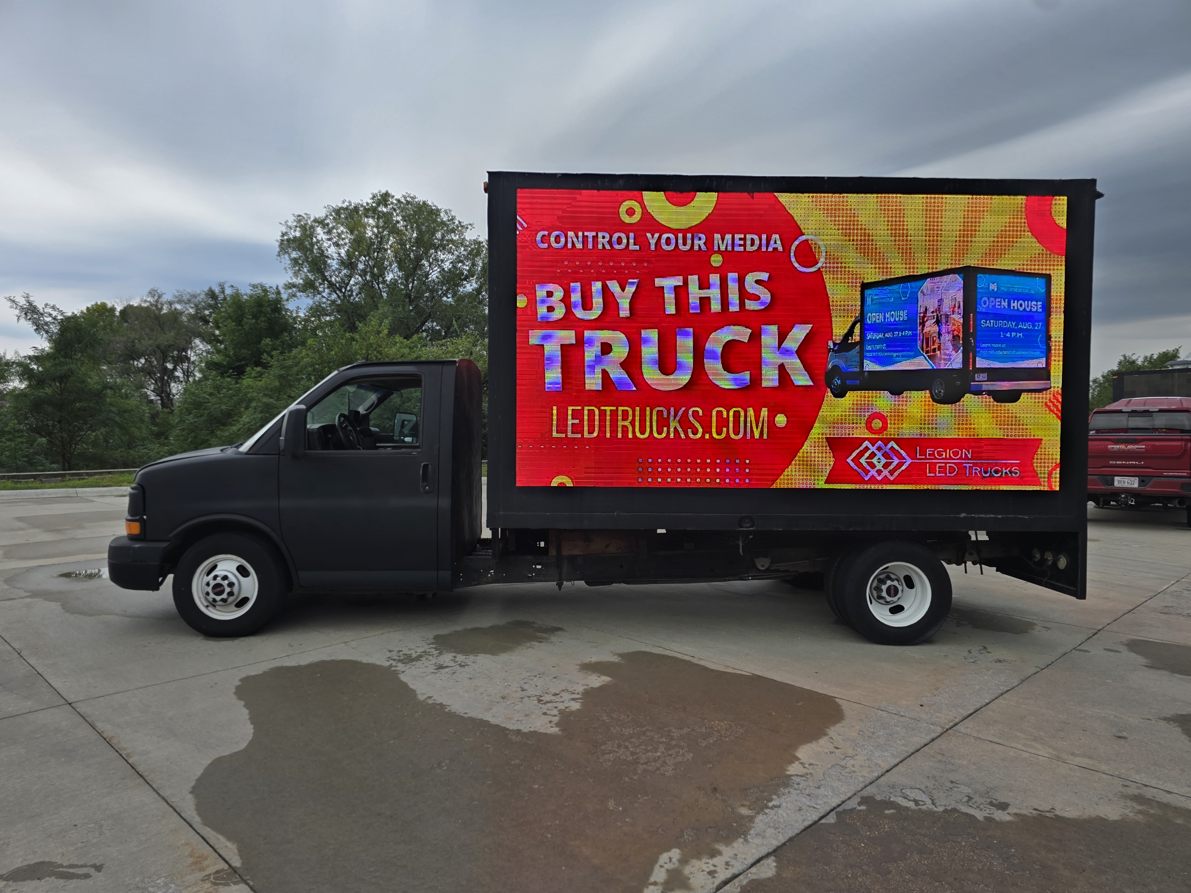 2015 GMC Savana 3500 LED truck for sale – photo 28 of 42