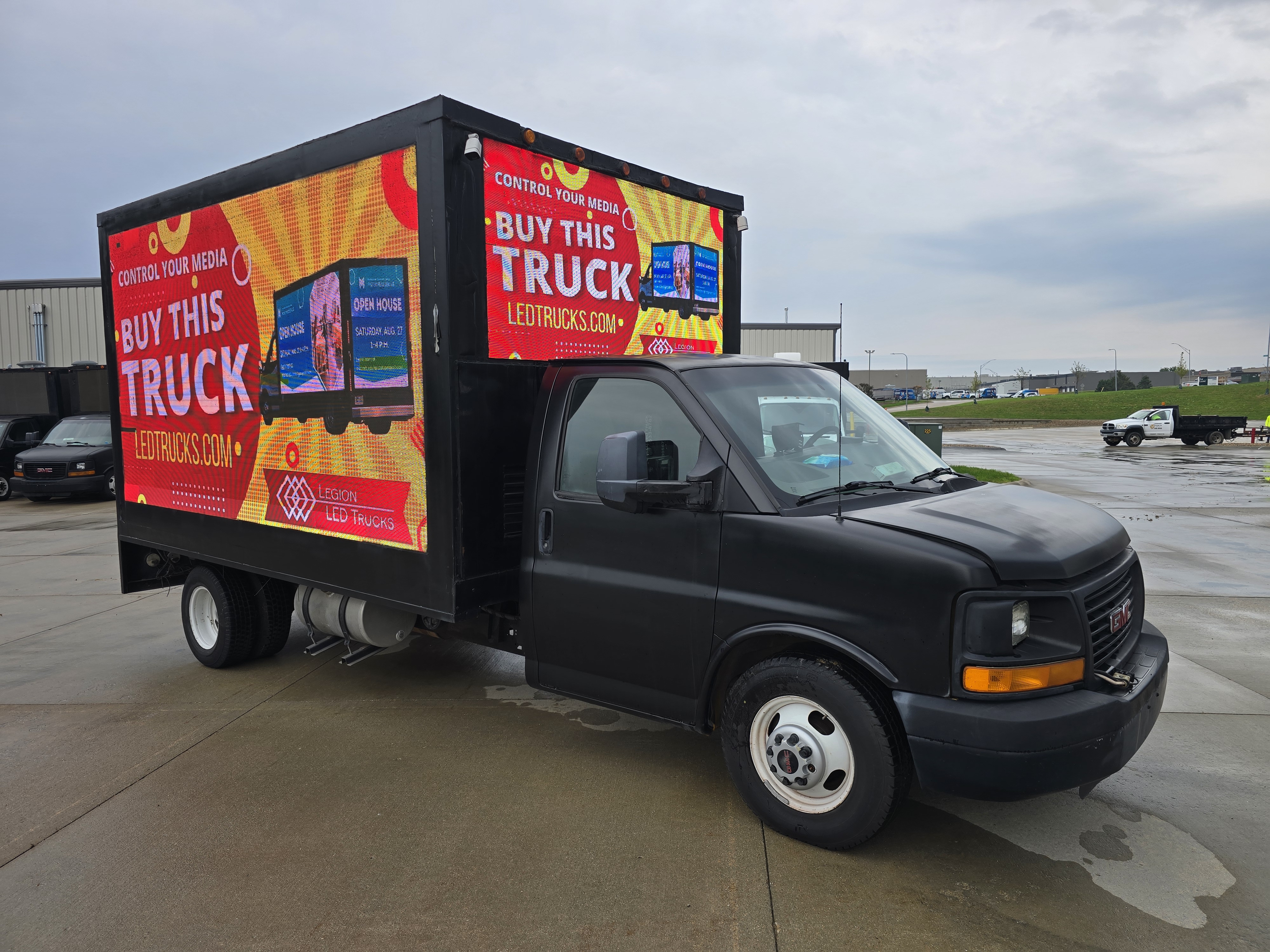 2014 GMC Savana 3500 Cutaway LED truck for sale