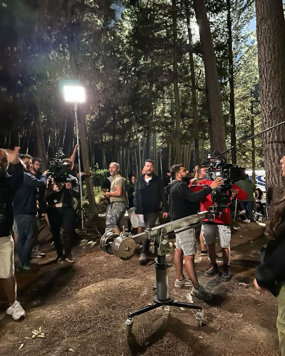 Extras & Supporting