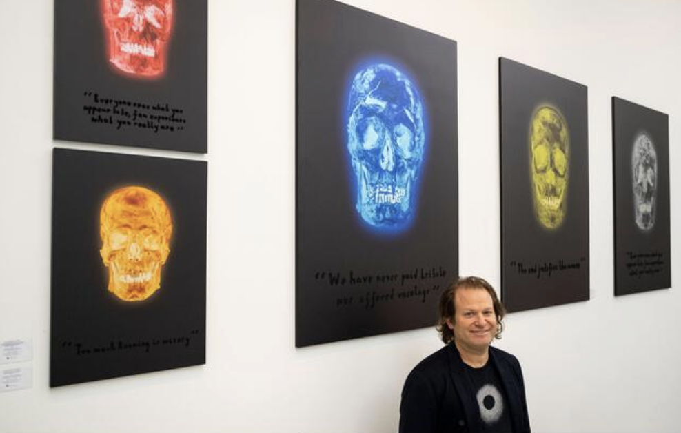 Saatchi Gallery, London