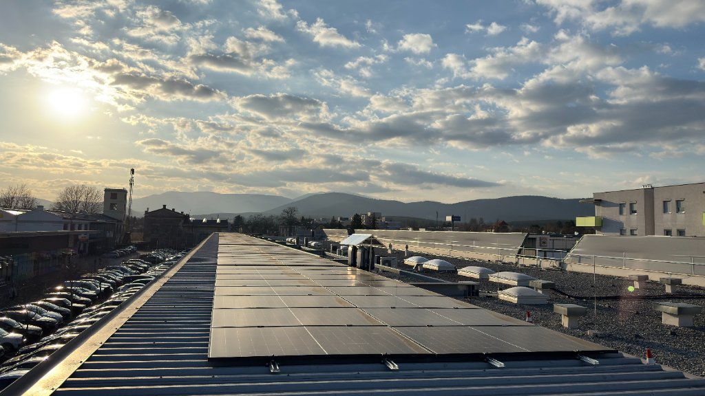 Integriertes Energiesystem mit BESS & Ladeinfrastruktur