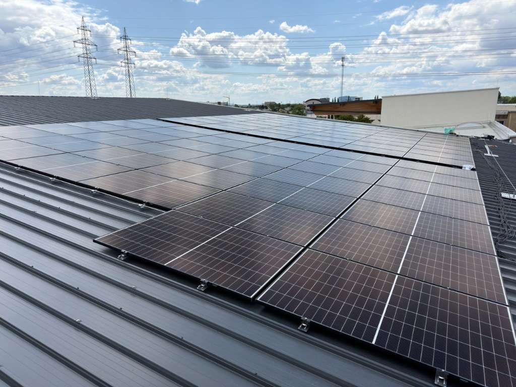 PV-Anlage mit Großspeicher — vollständige Eigenrealisierung