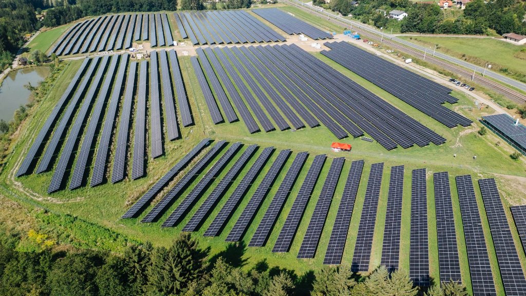 Photovoltaik-Freiflächenanlage — Verstärkung der Unterkonstruktion