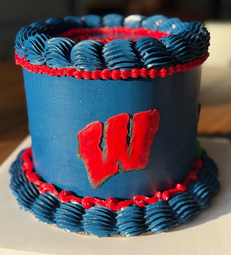 UW Badger Cake