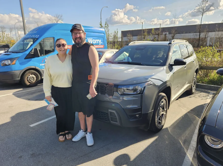 Couple approved for Jeep Avenger SUV financing in Calgary AB