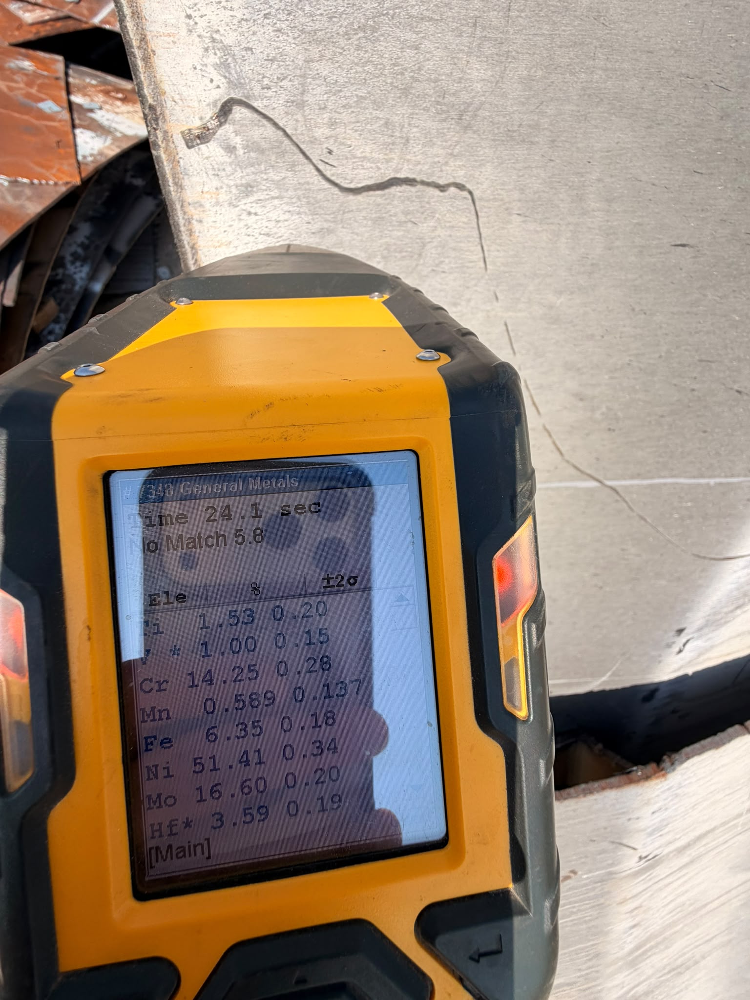 אקדח XRF לבדיקת הרכב מתכות וסגסוגות ניקל מובילות - קריאת 51.41% ניקל