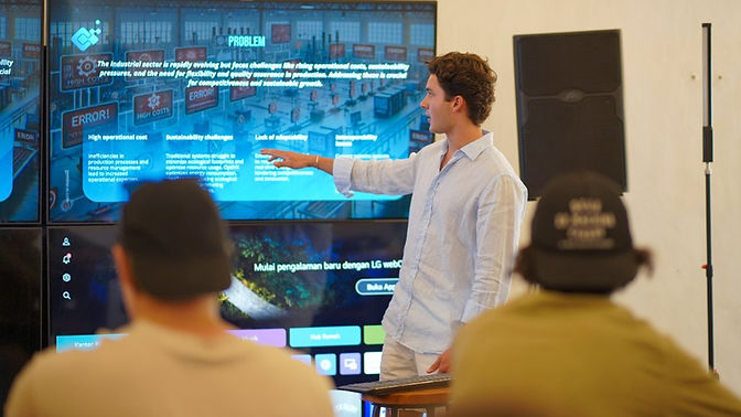 Builder presenting an AI product to the cohort