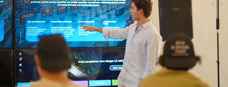 Builder presenting an AI product to the cohort
