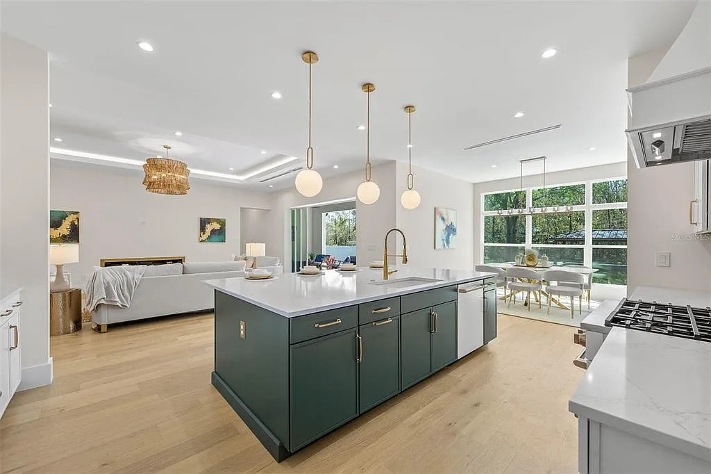 Vinyl flooring in Lutz FL