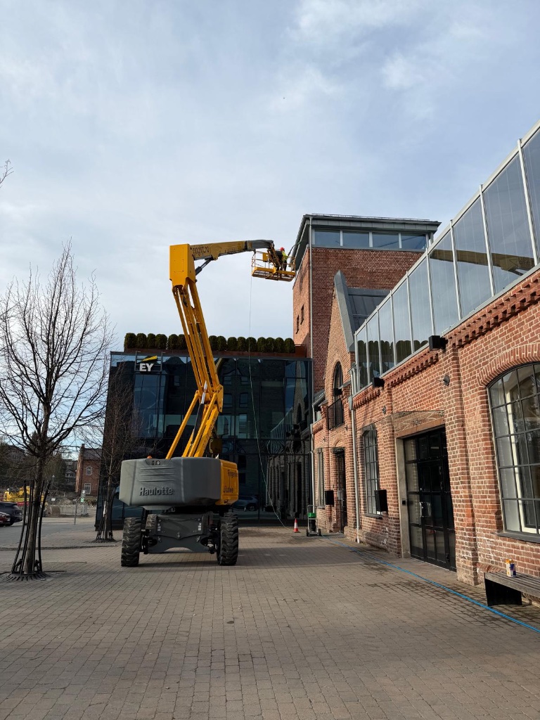 Lift ved EY-bygget i Hønefoss