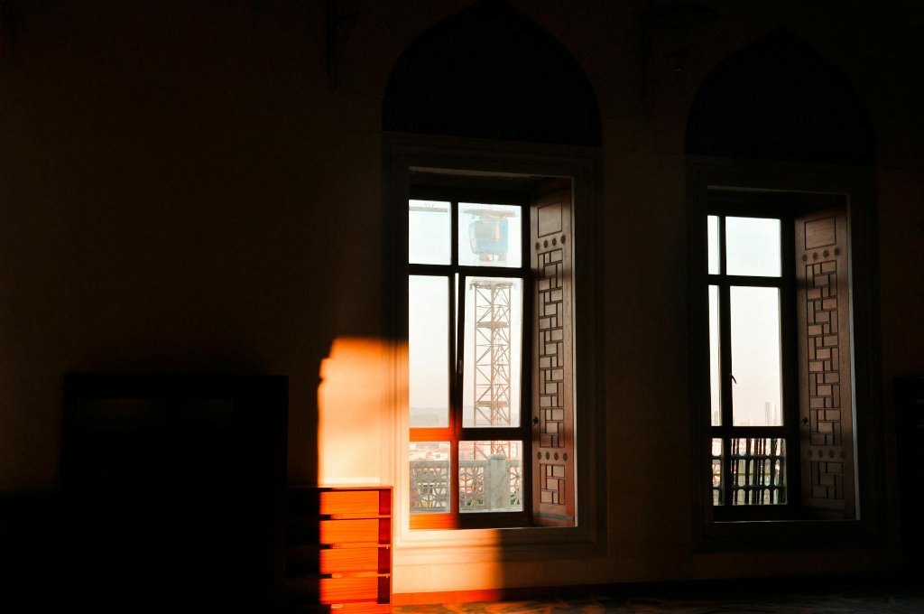 How to Take Photos Through Glass with Reflections