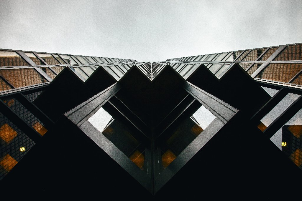 Triangle Composition Photography Examples: How Triangles Create Visual Impact