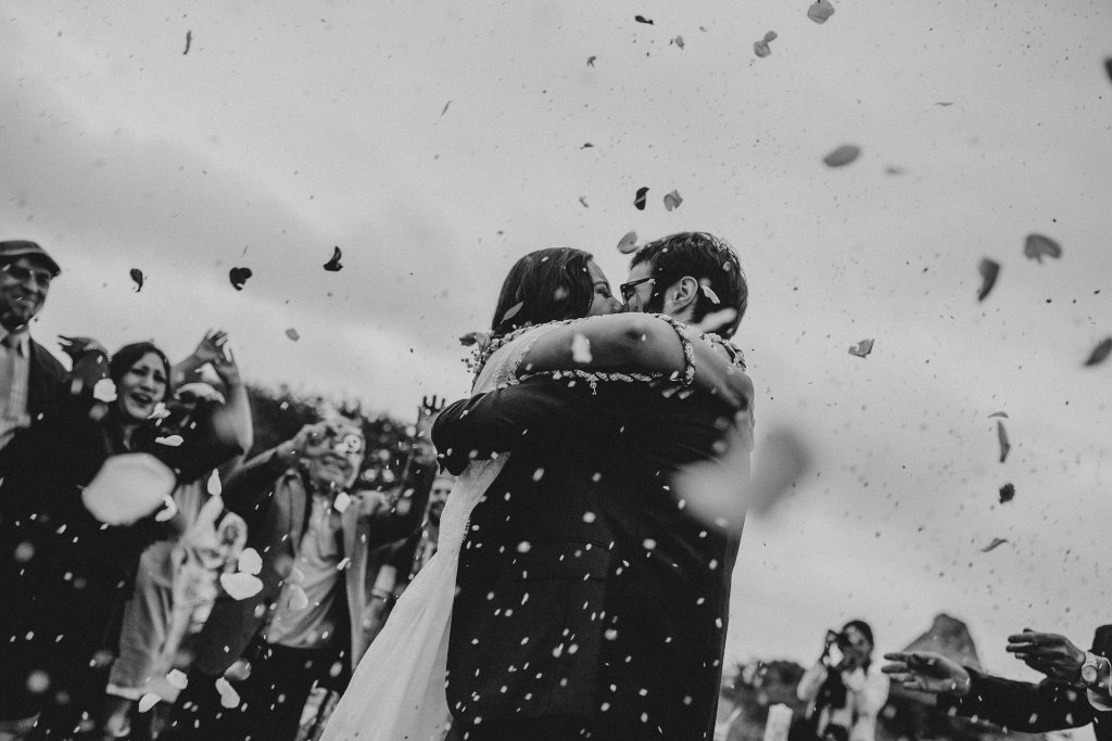 Outdoor Wedding Photography Tips: How to Shoot Weddings Outside