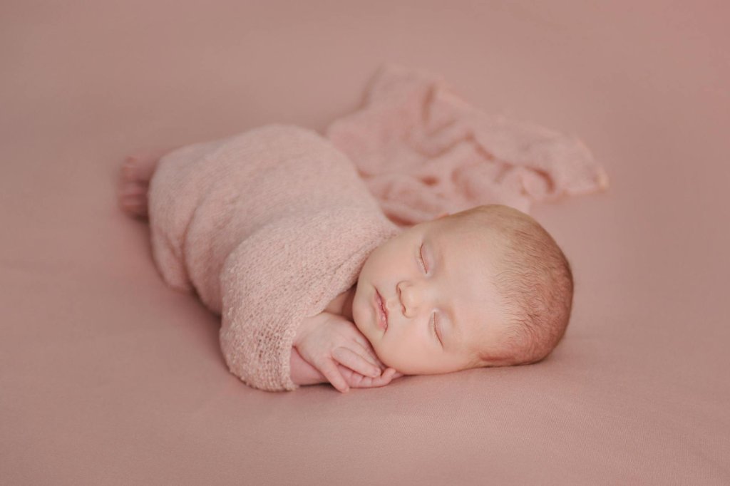 DIY Newborn Photos with Phone
