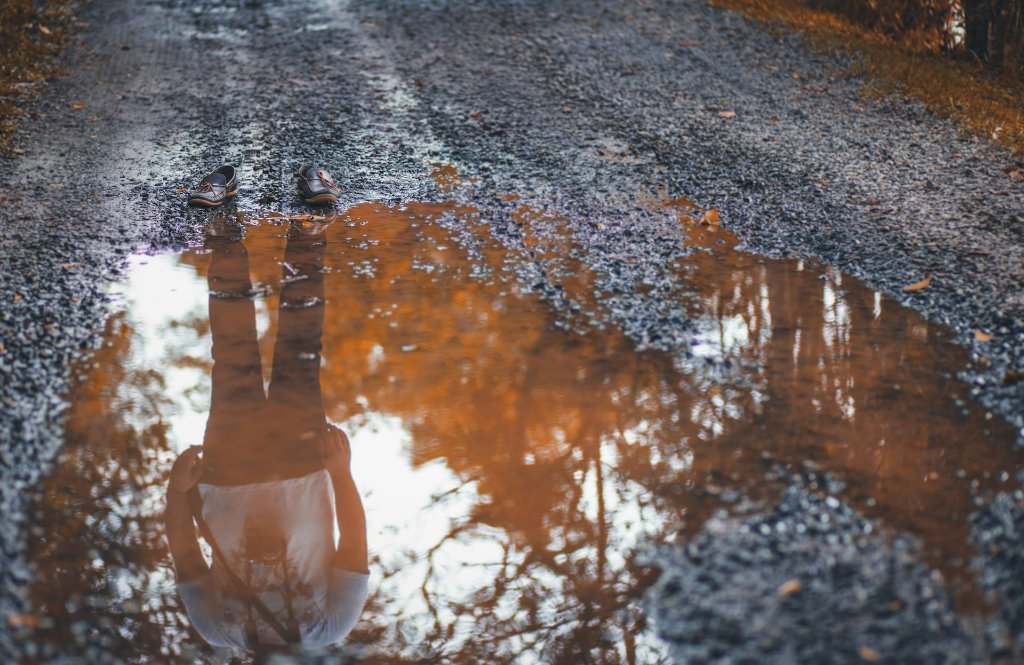 Puddle Reflection Photography Creative Guide