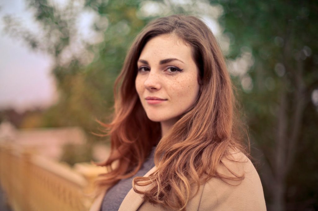 Natural Light Portrait Photography: Master Guide