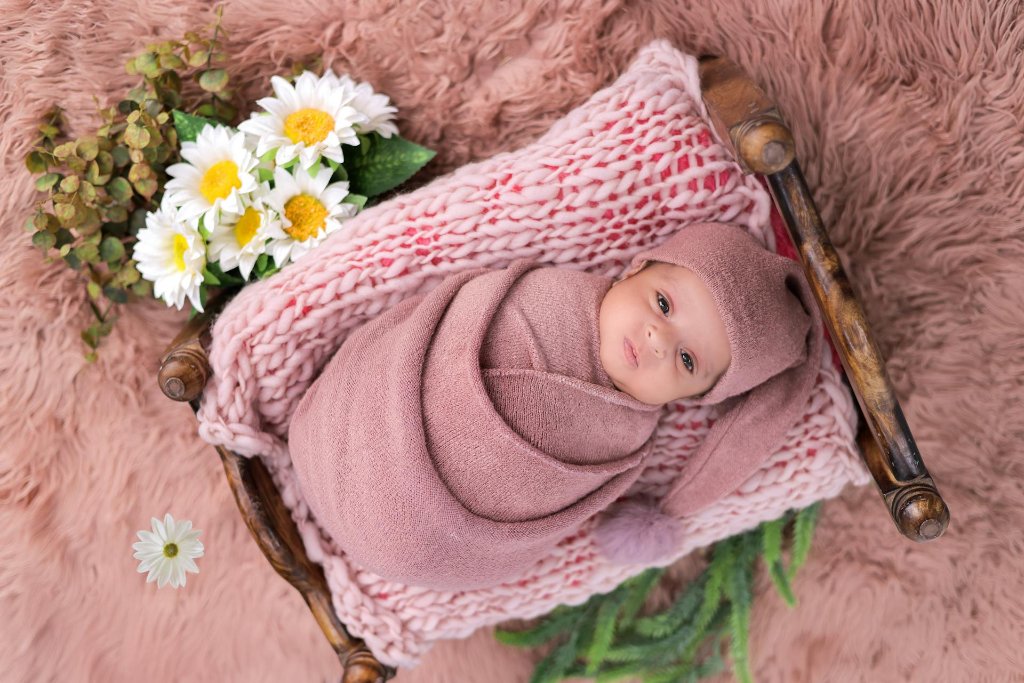 DIY Newborn Photos with iPhone