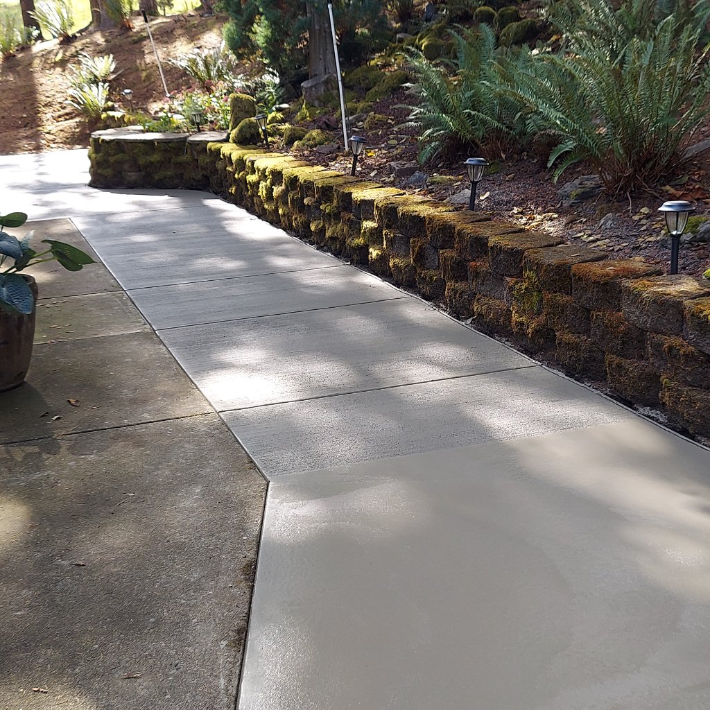 Concrete walkway with retaining wall in Ridgefield, WA