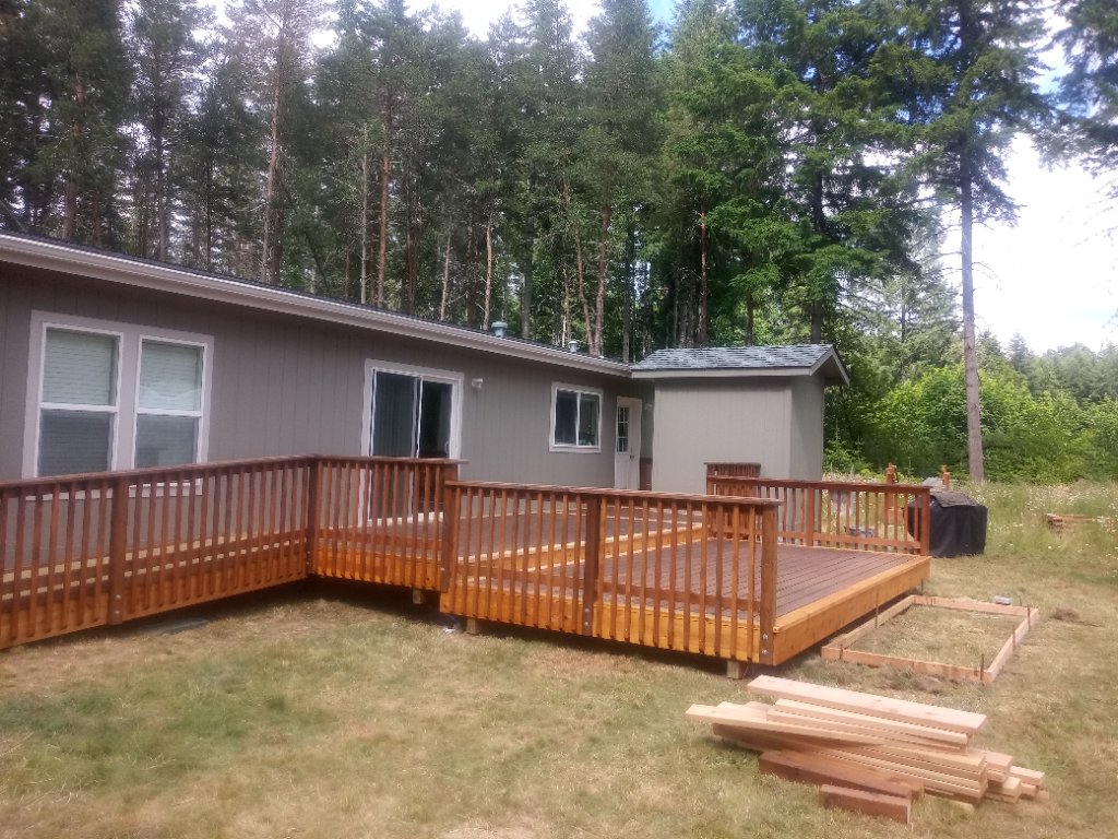 Deck with mountain view in Longview, WA