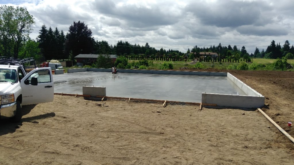 Large slab troweling in Battle Ground, WA