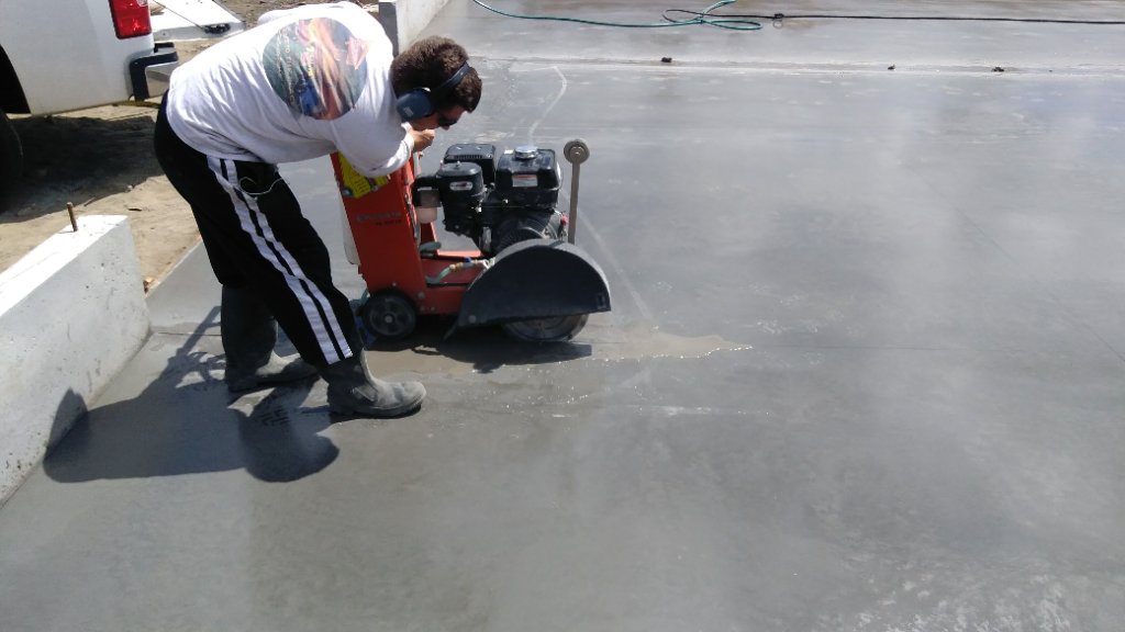 Slab finishing with power trowel in Vancouver, WA