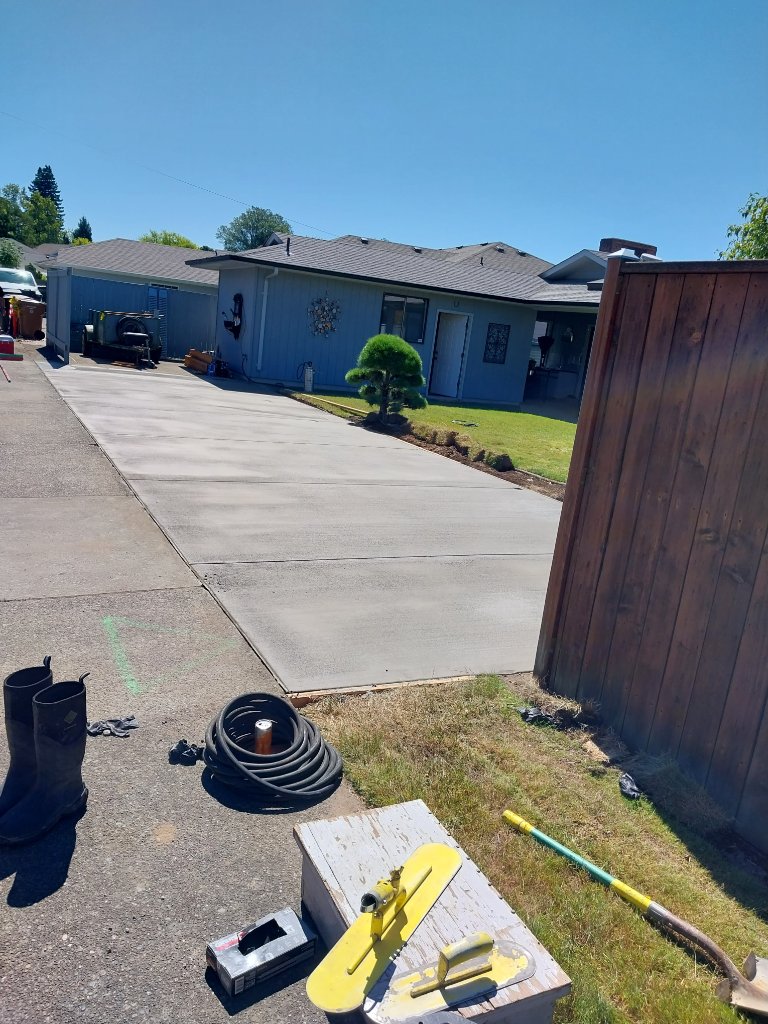 Driveway pour in Longview, WA