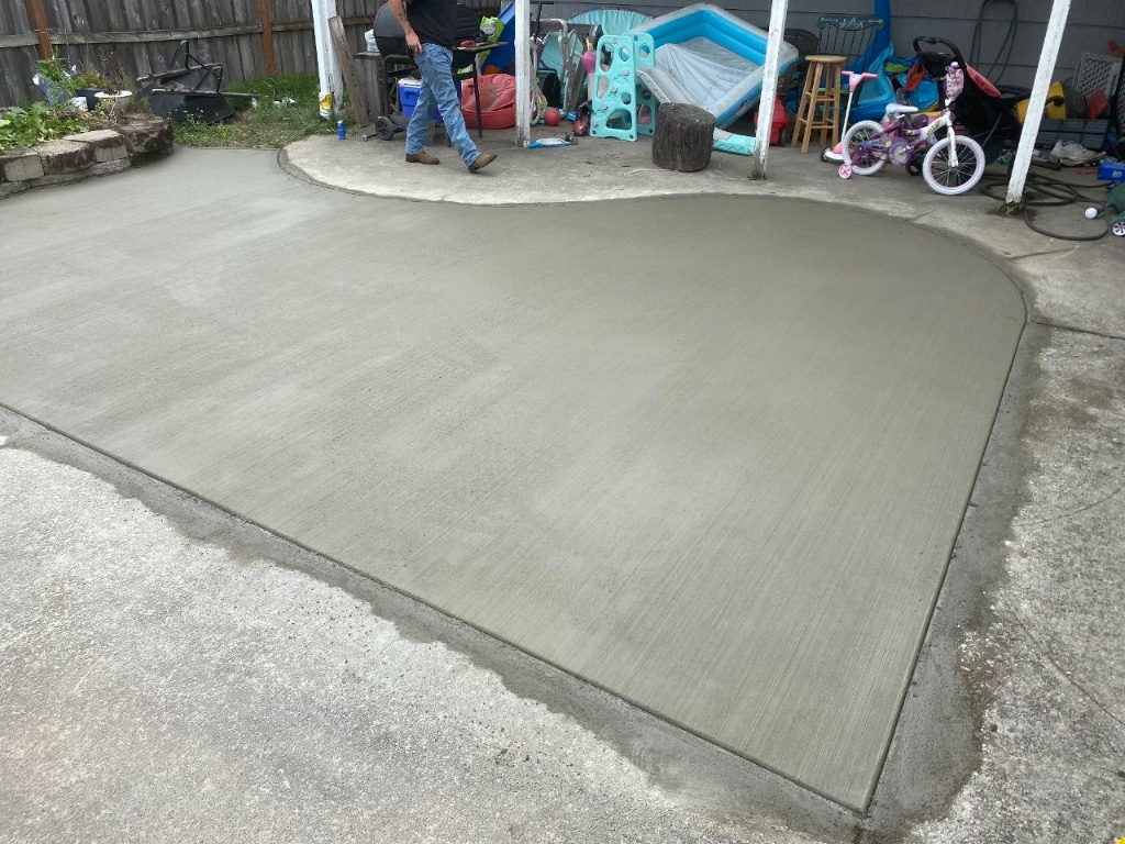 Custom shaped concrete pad in Battle Ground, WA
