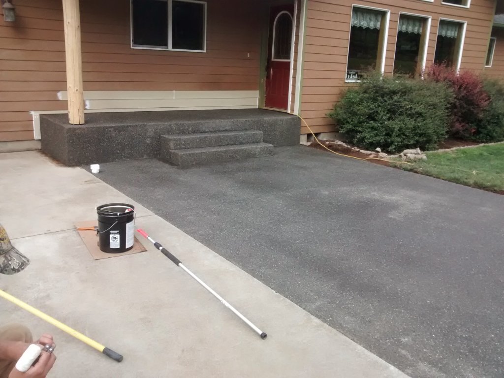 Concrete steps and porch in Kelso, WA