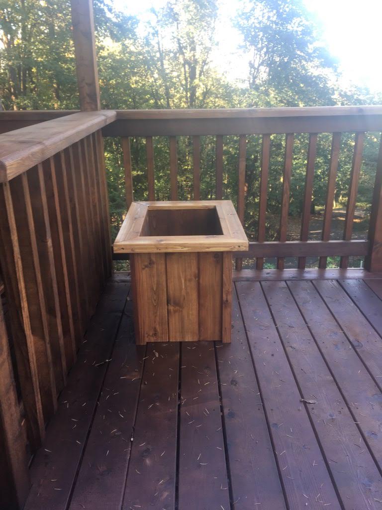 Cedar deck planter box in Cathlamet, WA