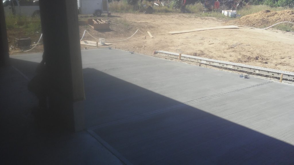 Concrete driveway apron in Longview, WA