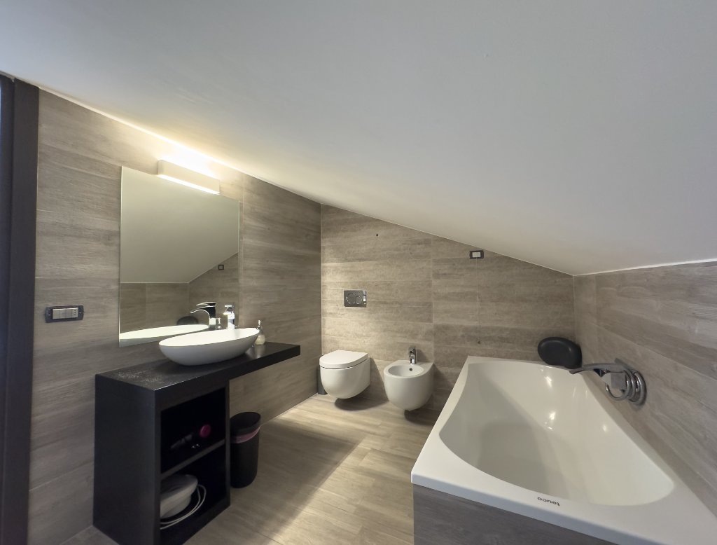 Bagno con vasca 2