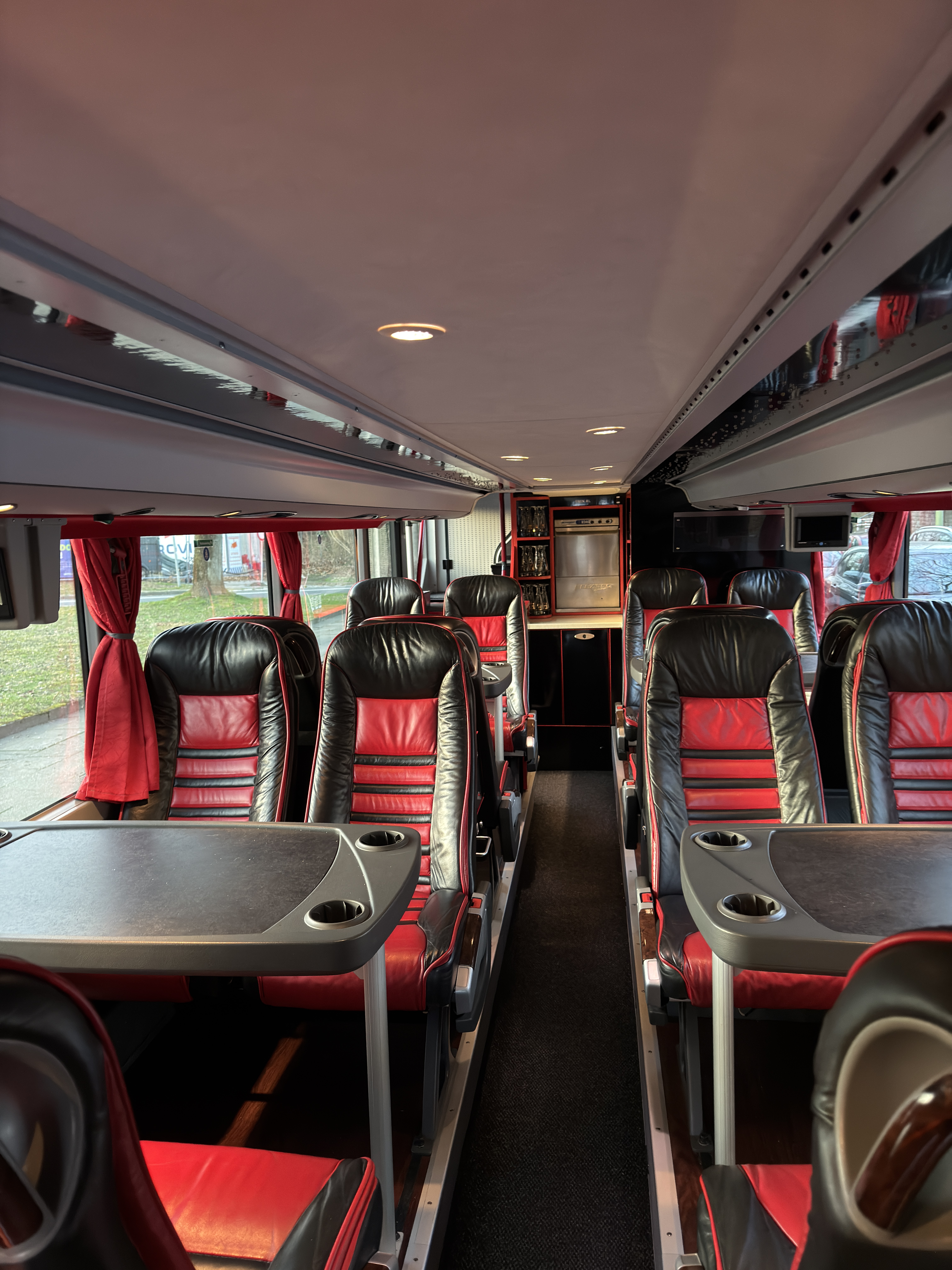 Käberich Deluxe Bistro-Bus 2