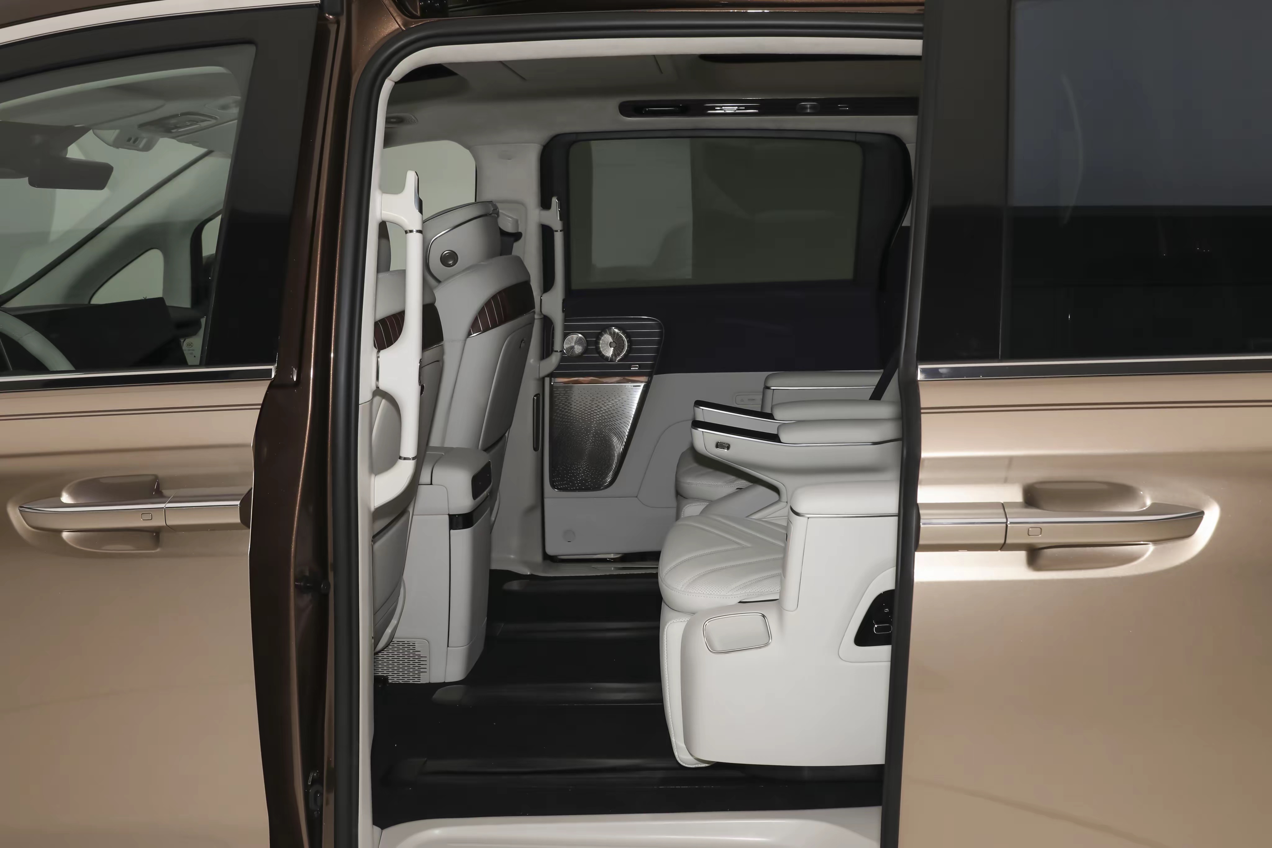 Premium Hybrid interior 1