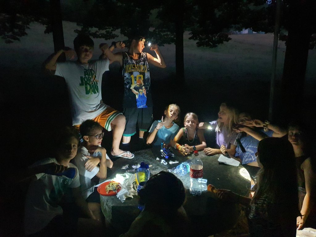 Serata in campeggio