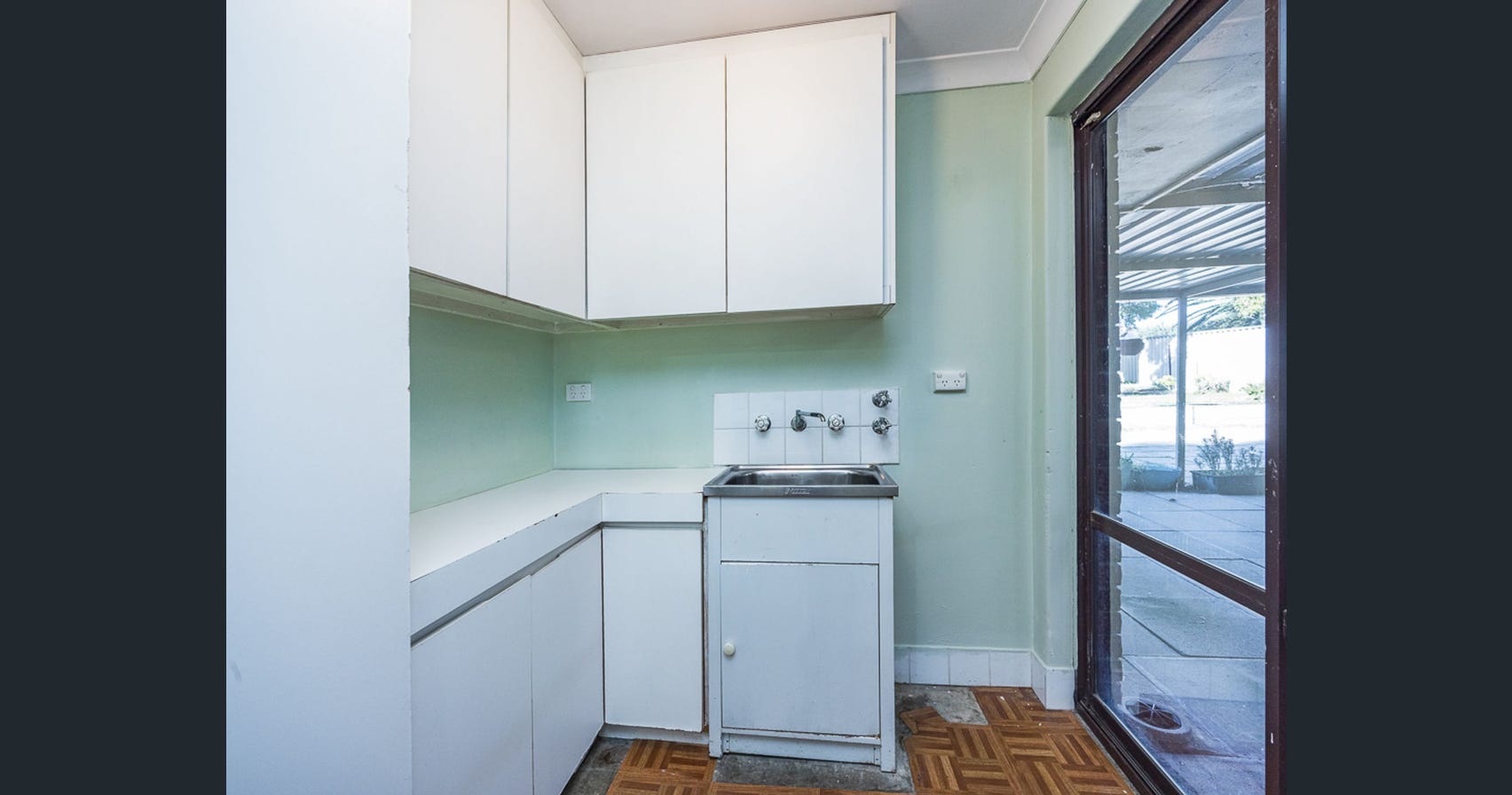9 Farnesian Circle, Mirrabooka thumb 6