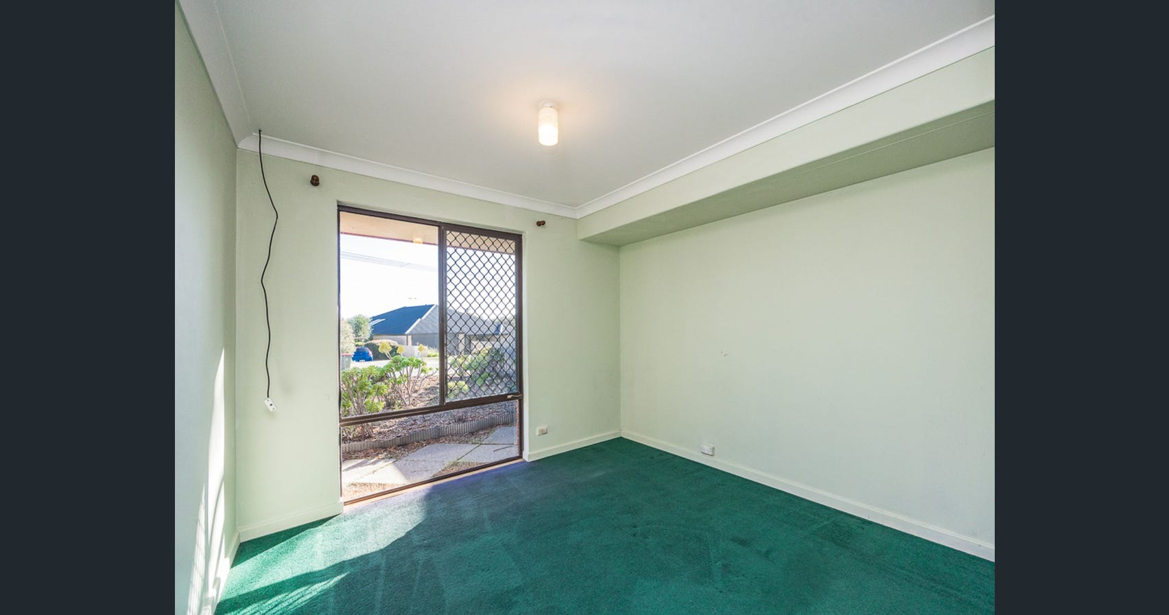 9 Farnesian Circle, Mirrabooka thumb 7