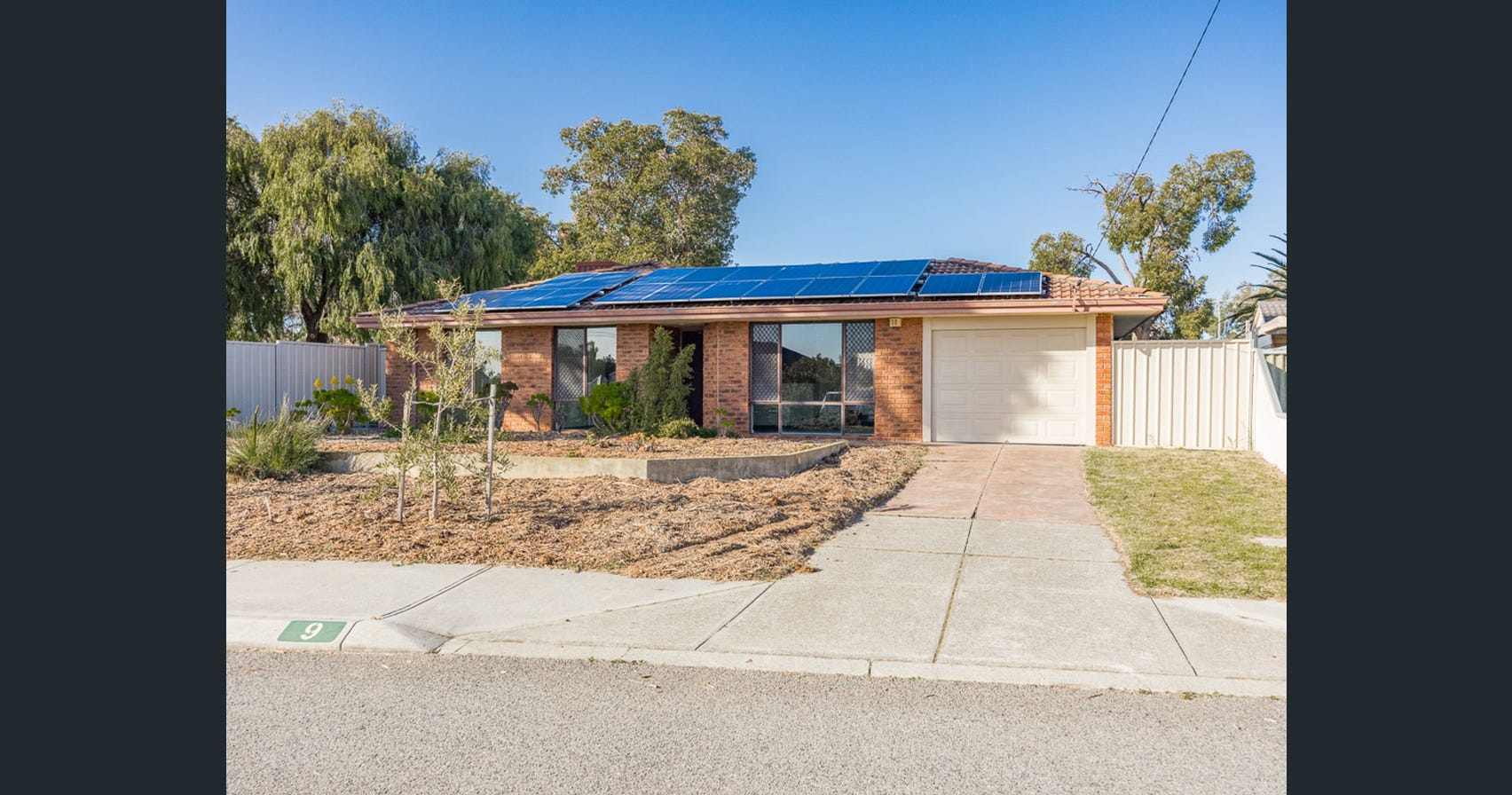 9 Farnesian Circle, Mirrabooka