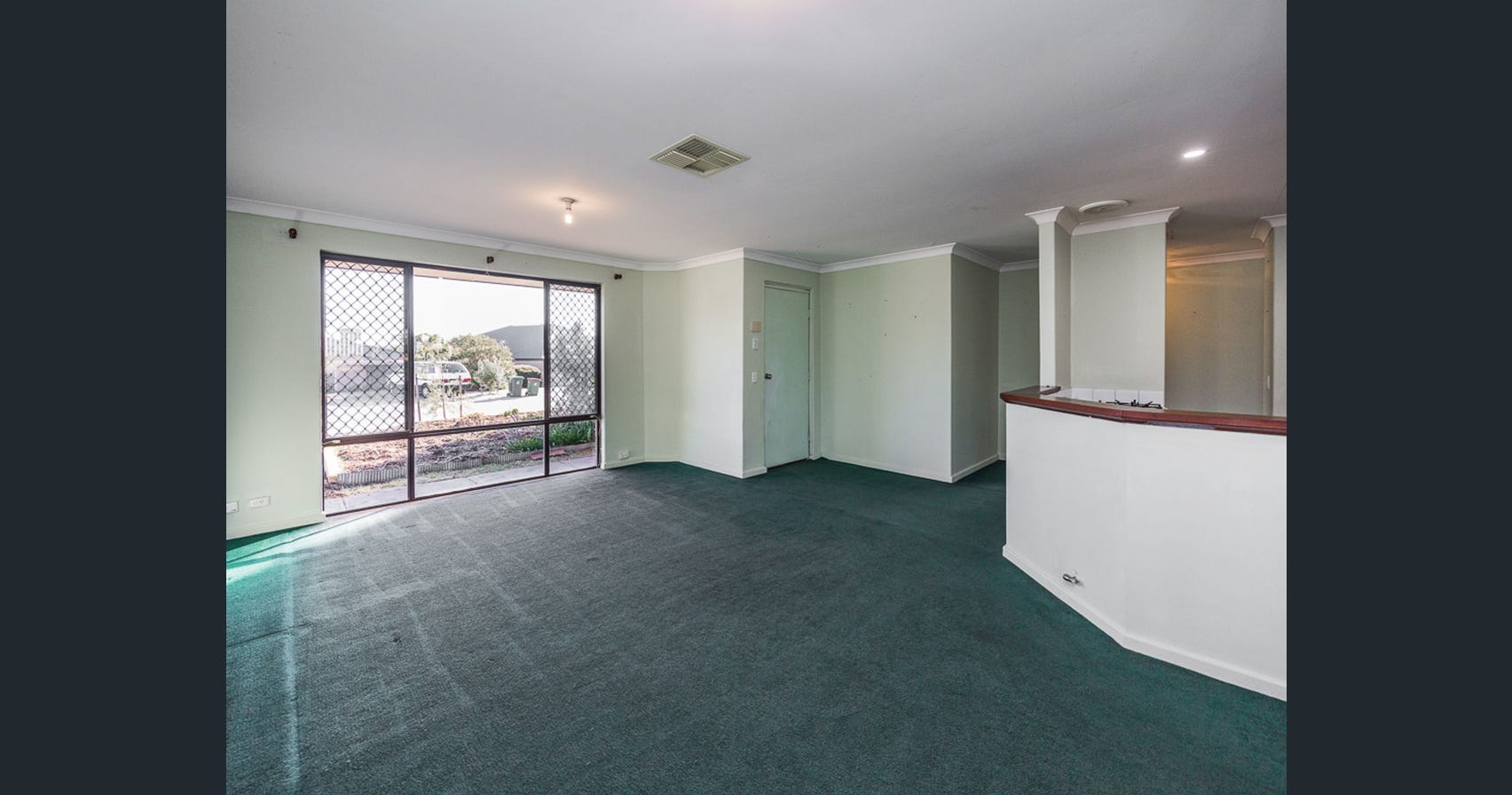 9 Farnesian Circle, Mirrabooka thumb 3