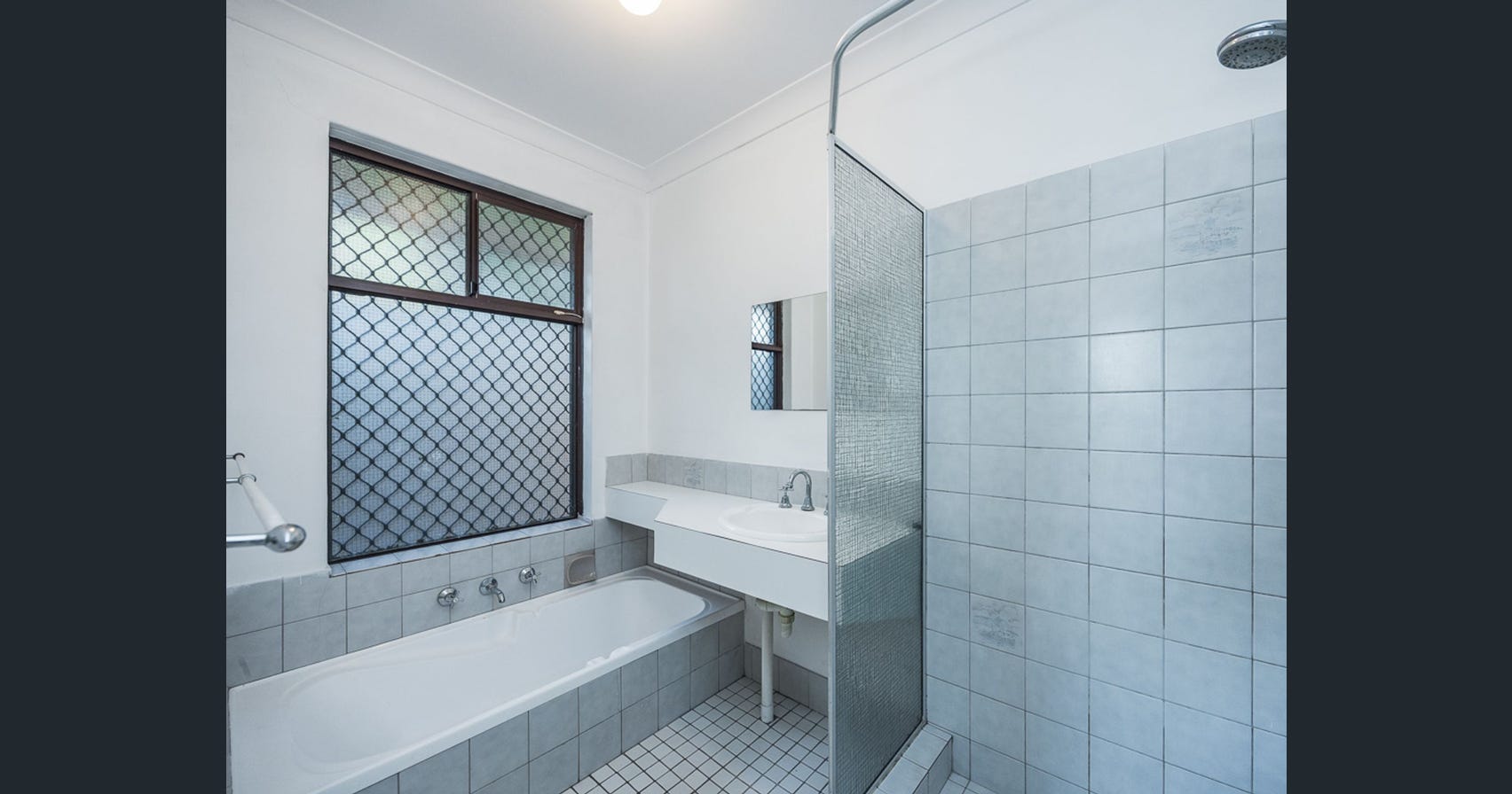 9 Farnesian Circle, Mirrabooka thumb 10