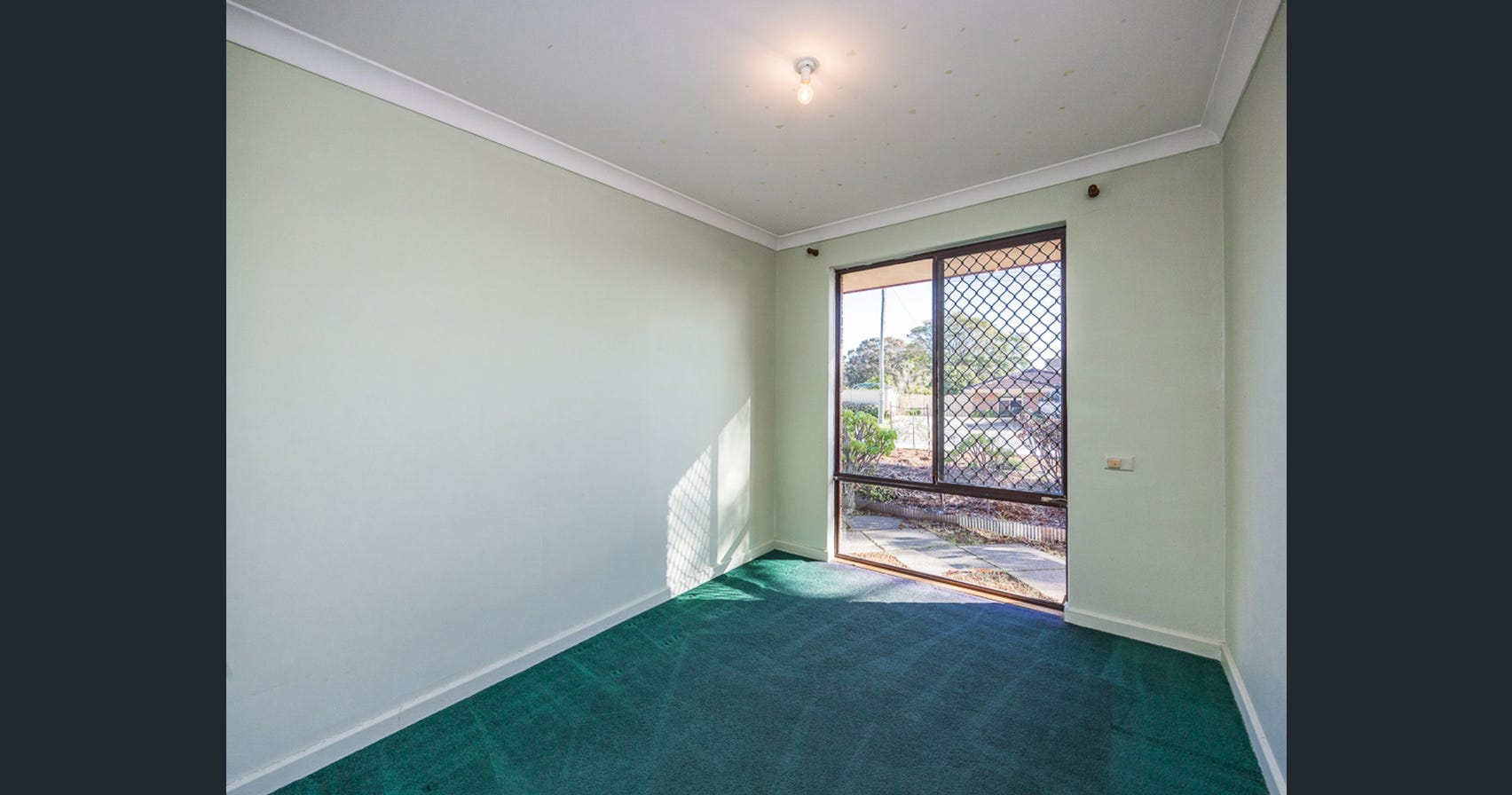 9 Farnesian Circle, Mirrabooka thumb 8