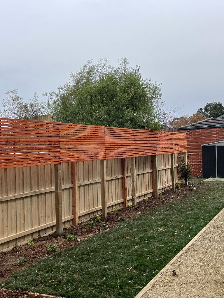 Timber fence with horizontal screen topper Perth