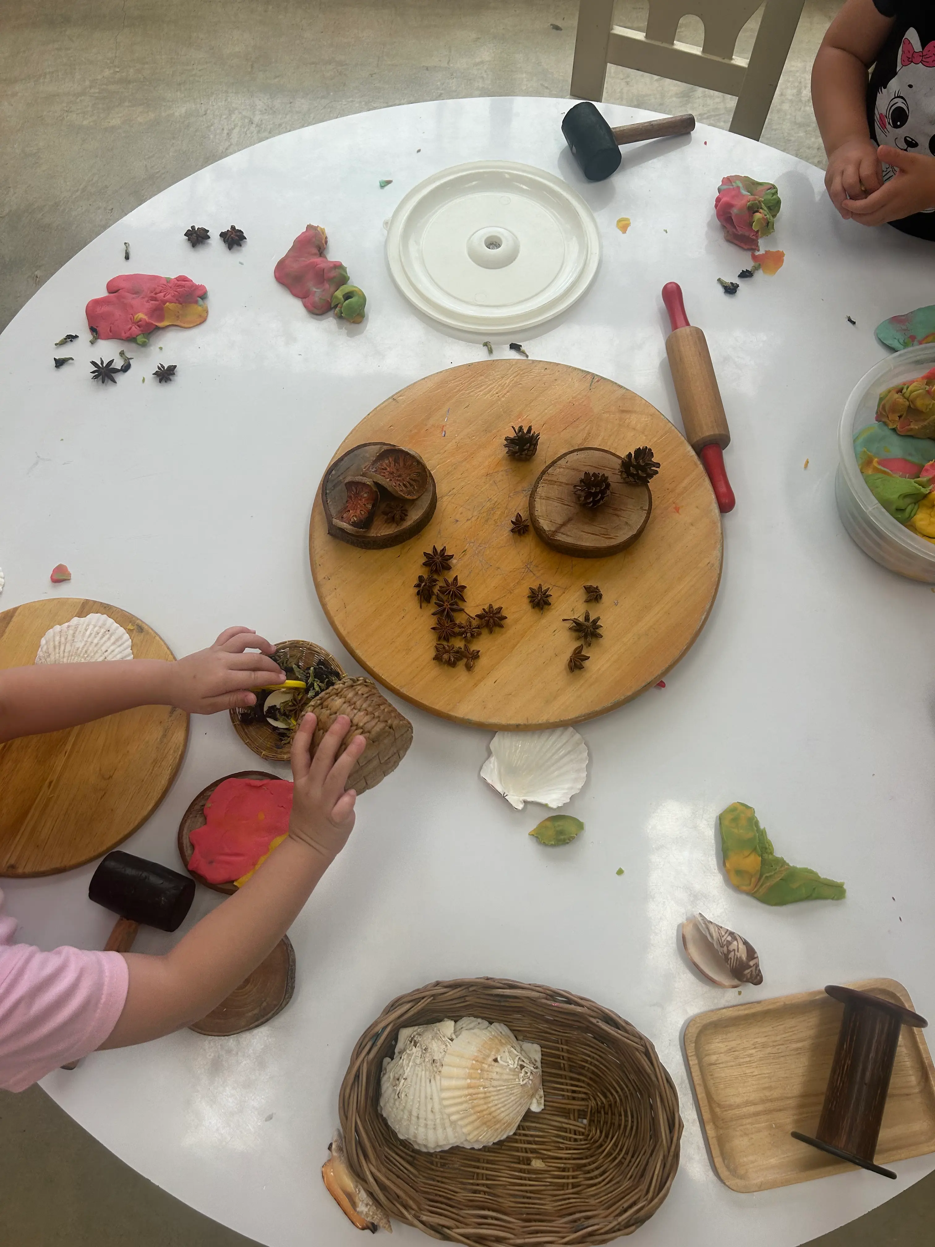 Sensory play table