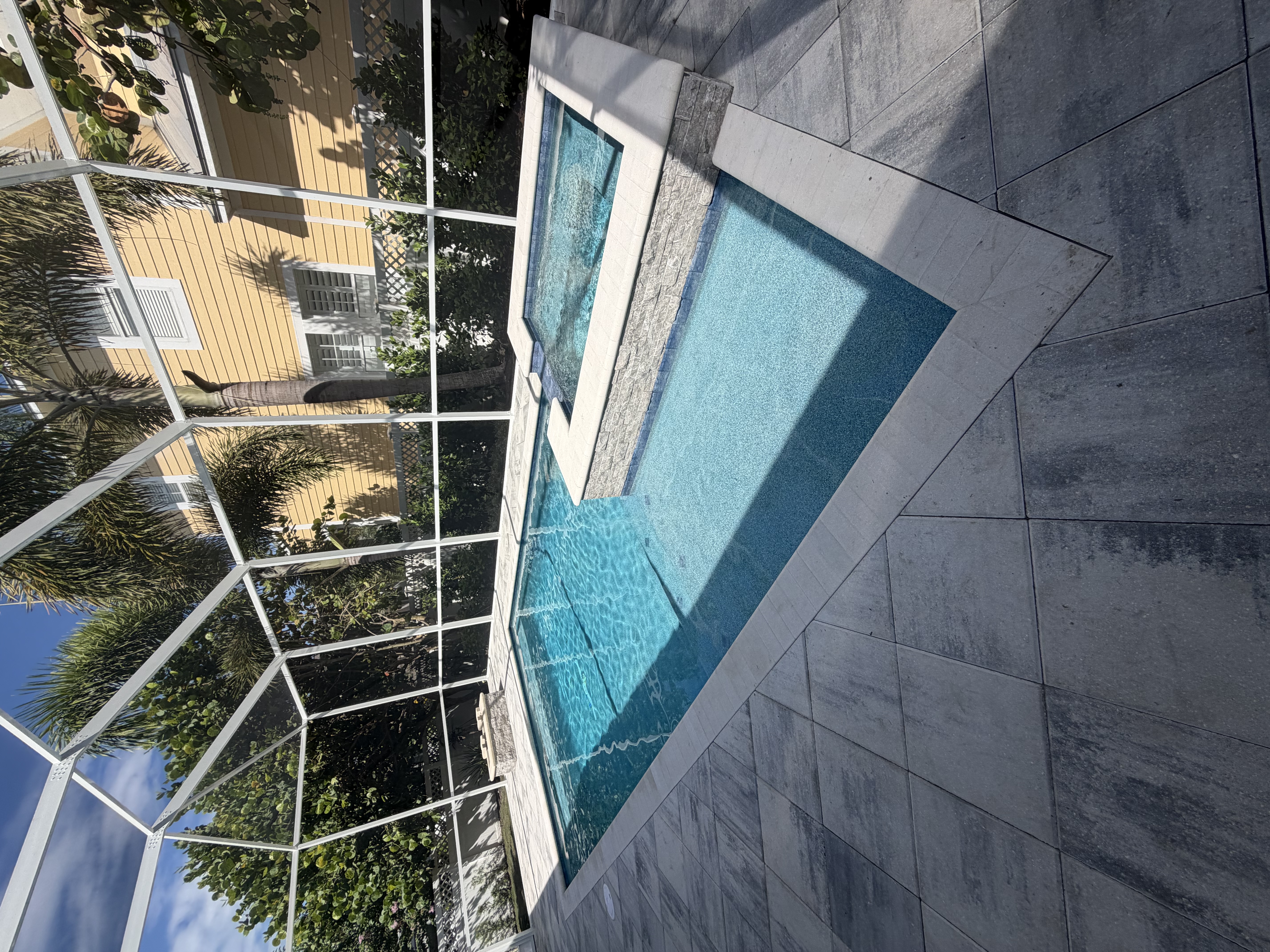 Mira Bay Showcase: Screened Pool, Spa & Fire Pit in Apollo Beach