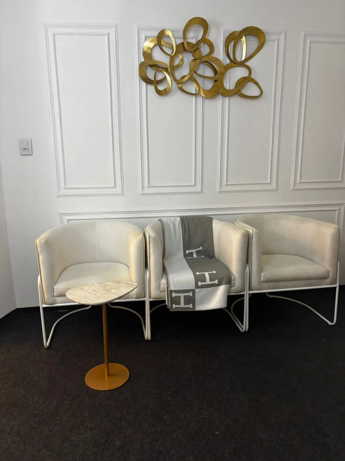 Sala de espera com poltronas